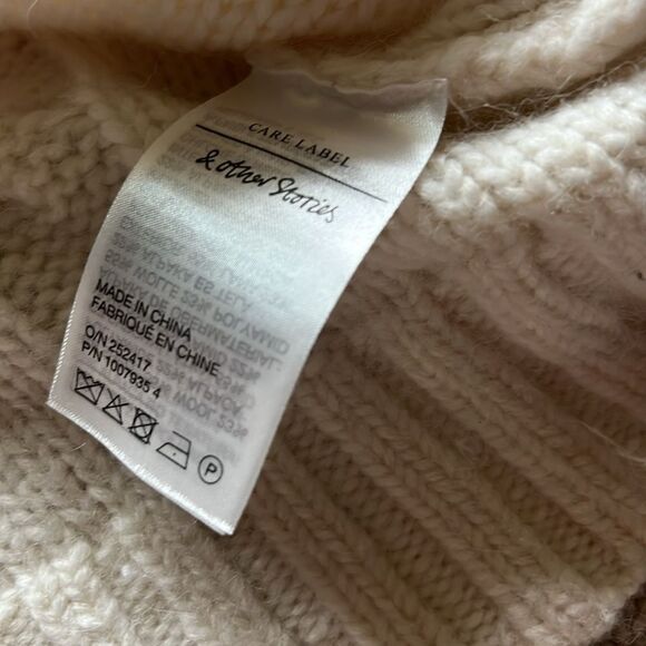 & Other Stories Wool Mohair Puff Sleeve Sweater - Picture 16 of 17